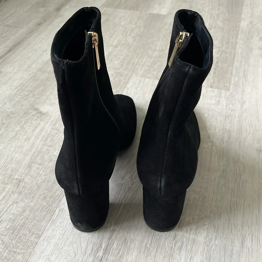 Ted Baker Neomie‎ Suede Block Heeled Ankle Boots Zipper Gold Black Womens 9 / 39